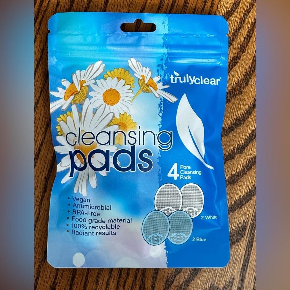 Truly Clear Cleansing Pads NWT